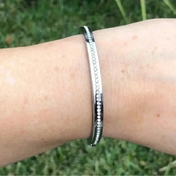 Kate Spade Ring It Up Bangle Bracelet Silver & Clear NWT - Picture 1 of 4